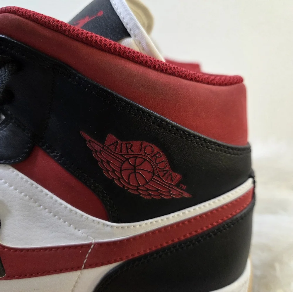 NIKE Air Jordan 1 Mid Bred Gym Red Black White Lace Up Sneakers 554724-122